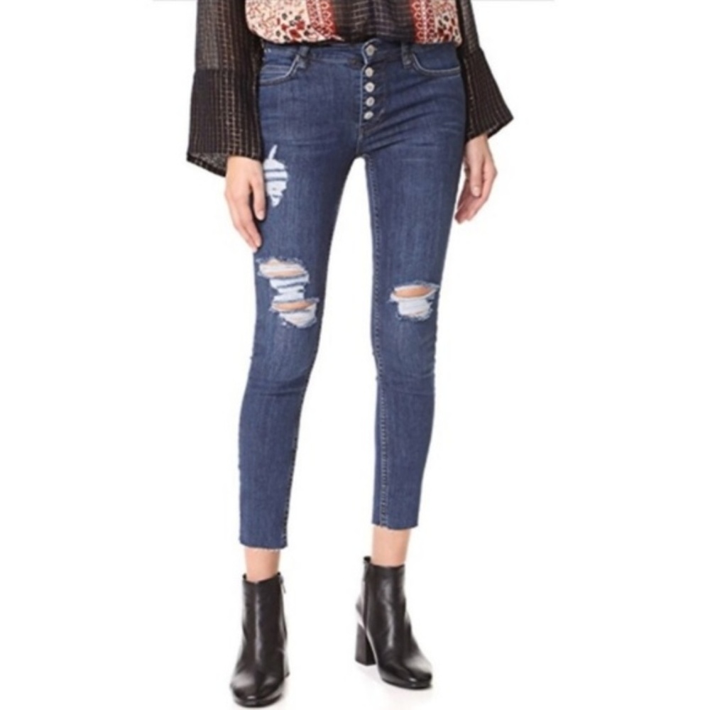 Free People Destroyed Reagan Jean Size 25 ✨ - Picture 2 of 5